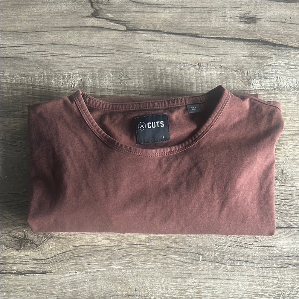 Cuts Clothing AO Long Sleeve Curve-Hem Tee Shirt T-Shirt